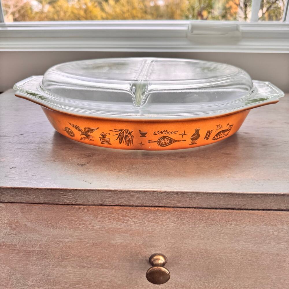 PYREX Early American 1.5 Quart Divided Casserole Dish & Lid Eagle 1 1/2 Qt VTG